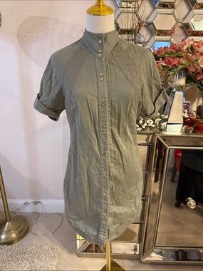 Ted Baker Olive Green Button-Front Shirt Detail sz1